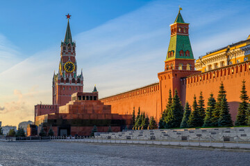 Fototapete - Spasskaya Tower, Mausoleum, Moscow Kremlin and Red Square in Moscow, Russia. Architecture and landmarks of Moscow.