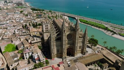 Wall Mural - Aerial view of La Seu, the gothic medieval cathedral of Palma de Mallorca in Spain