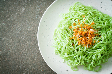 green jade noodle with garlic