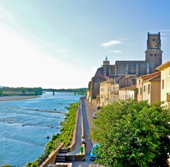 Wall Mural - pont saint esprit gard fleuve rhône