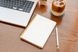 © EUNKYOUNG - 노트북과 수첩과 커피