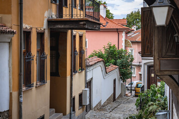 Canvas Print - Houses on narrow street in Ancient Town area of Plovdiv, Bulgaria