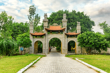 Wall Mural - Old gate of Chua Nhat Tru Buddhist Temple, Hoa Lu