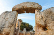 Poblado prehistórico de Torre den Galmés, en Menorca. El mayor yacimiento talayótico de la isla. Islas Baleares, España.