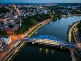 Fototapeta Miasto - Most Piłsudskiego w Krakowie. Widok na miasto nocą z góry