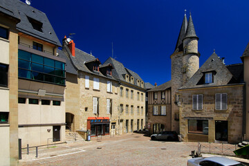 Le centre  ville et l'église de Brive La Gaillarde