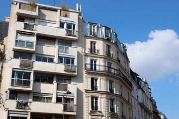 Wall Mural - Apartment block in Paris