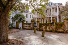 Beautiful Homes On Church Street In The Historic Part Of Downtown Charleston, South Carolina