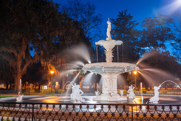 Fototapete - Savannah, Georgia, USA at Forsyth Park