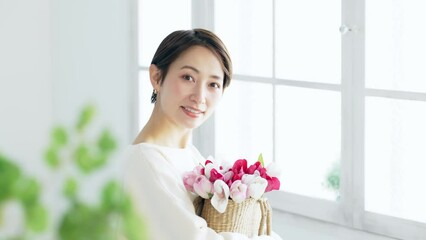 Poster - 花束を持った女性　美容イメージ