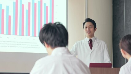 Poster - 講義する白衣の男性　学会　カンファレンス