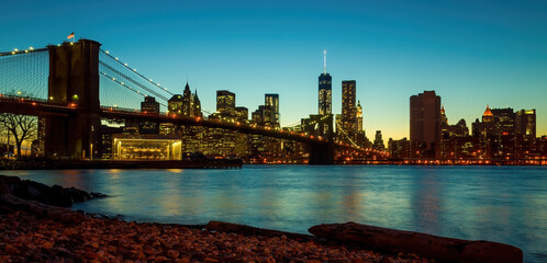 Fototapete - Manhattan city skyline cityscape of New York with Brooklyn Bridge