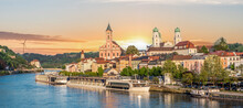 Sonnenuntergang In Der Bayerischen Stadt Passau