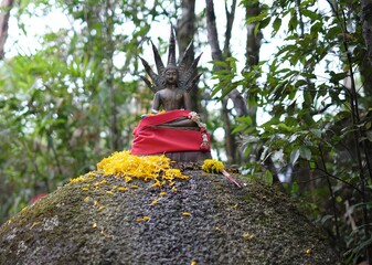 Poster - buddha statue in the garden