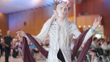 Thranduil Elven King Cosplay From LOTR Pose For Camera At Comic Con