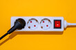 canvas print picture - 3fach Steckerleiste mit An- und Ausschalter zum Stromsparen, Symbolbild