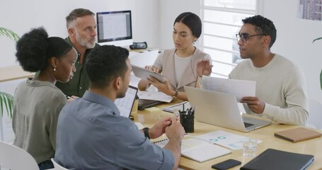 Poster - Diverse group of businesspeople talking during a meeting in the office. Mixed race businessman leading team brainstorm in boardroom. Professional creative colleagues planning strategy with technology