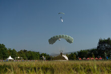 Photo Composition In Parachuting Event