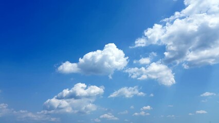 Wall Mural - 白い雲のある青空　ノーマルスピード