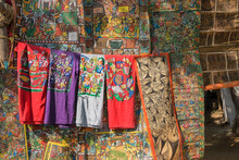 PINGLA, WEST BENGAL , INDIA - NOVEMBER 16TH 2014 : Colourful Handicrafts Are Being Prepared For Sale In Pingla Village By Indian Rural Worker. Handicrafts Are Rural Industry In West Bengal.