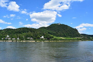 Canvas Print - Uferbereich und Drachenfels Königswinter