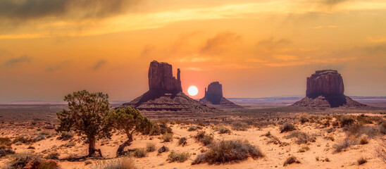 Monument Valley sunset Utah