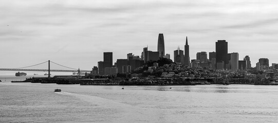 Poster - Grayscale panoramic shot of the San Francisco cityscape in the daytime.