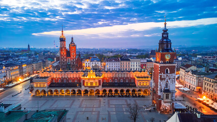 Fototapete - Krakow, Poland - Aerial Ryenek Square with the Cathedral and Town Hall Tower