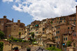 Häuserfront von Siena in der Toskana
