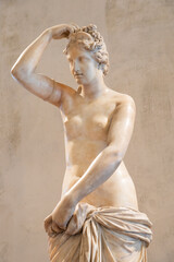 Canvas Print - Florence, Italy - Circa June 2021: statue of Venus, ancient Roman sculpture.