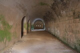 Fototapeta Desenie - through the passageway