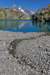 Poster - Summer landscape on the Mont-Blanc mountain from the shore of the Lac Blanc.