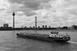 Gas Frachtschiff auf dem Rhein