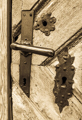 Canvas Print - old doorhandle at a frontdoor