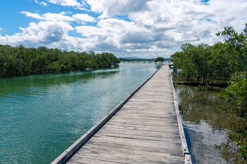 Canvas Print - Wooden bridge over the lagoon in Urunga