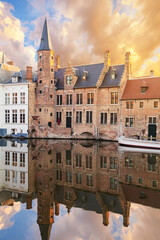 Fototapete - Rozenhoedkaai canal (Quai of the Rosary), and Belfort van Brugge’s Belfry Tower. Typical view of Bruges (Brugge), Belgium.