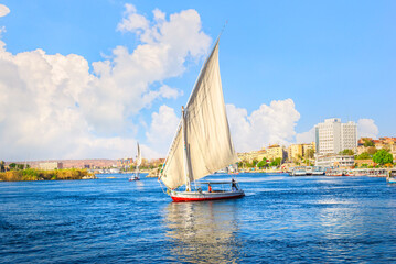 Canvas Print - Sailing in Aswan