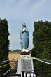 Figurka Matki Boskiej, figurka na polu