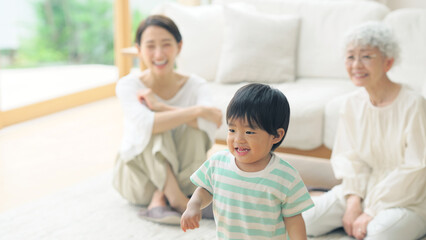 Poster - 男の子と遊ぶ家族　三世代ファミリー