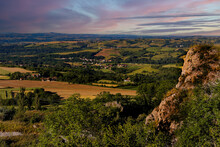 Traumhafter Ausblick über Eine Tolle Landschaft Bei Sonnenuntergang In Frankreich