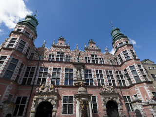 Canvas Print - Gdansk, Poland, May 15, 2022: one of the renovated tenement houses in the Old Town of Gdansk