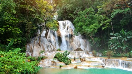 Wall Mural - Kuang Si waterfall in Luang Prabang, Laos.