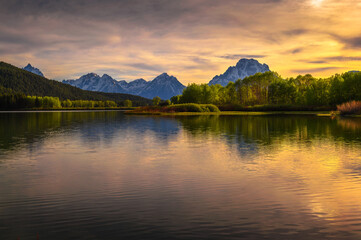 Wall Mural - Sunset over Oxbow Bend of the Snake River in Grand Teton National Park, Wyoming