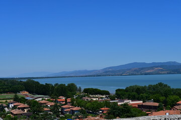 Wall Mural - View to Lago di Trasimeno in Umbria