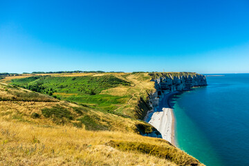 Strandspaziergang an der schönen Alabasterküste bei Étretat - Normandie - Frankreich