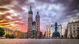 Fototapeta Miasto - Rynek Główny w Krakowie z Kościołem Mariackim o wschodzie słońca latem - długi czas naświetlania