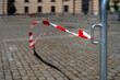 © spuno - rot weiß gestreiftes Absperrband, Bebel-Platz, Berlin
