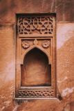 Fototapeta Kamienie - Zabytkowy budynek w Indiach, Agra fort, czerwone marmurowe mury, perskie zdobienia.
