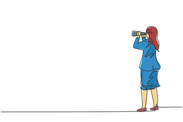 Poster - Single continuous line drawing of young beauty businesswoman looking for business opportunities using binocular. Visionary manager. Minimalism concept one line draw graphic design vector illustration