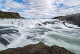 Fototapeta Łazienka - spektakulärer Wasserfall Gullfoss in Langzeitaufnahme